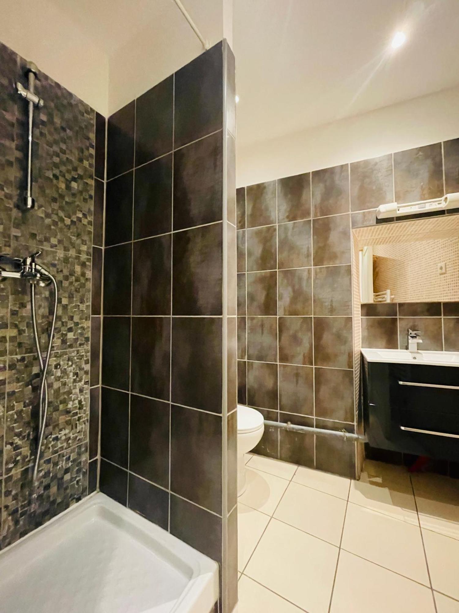 Gympie : Joli Studio Cosy En Centre-Ville Draguignan Ngoại thất bức ảnh